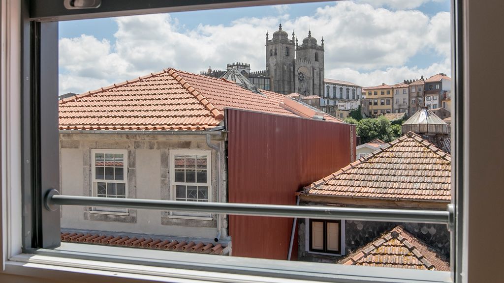 Newly Renovated Central Loft w/ AC by LovelyStay