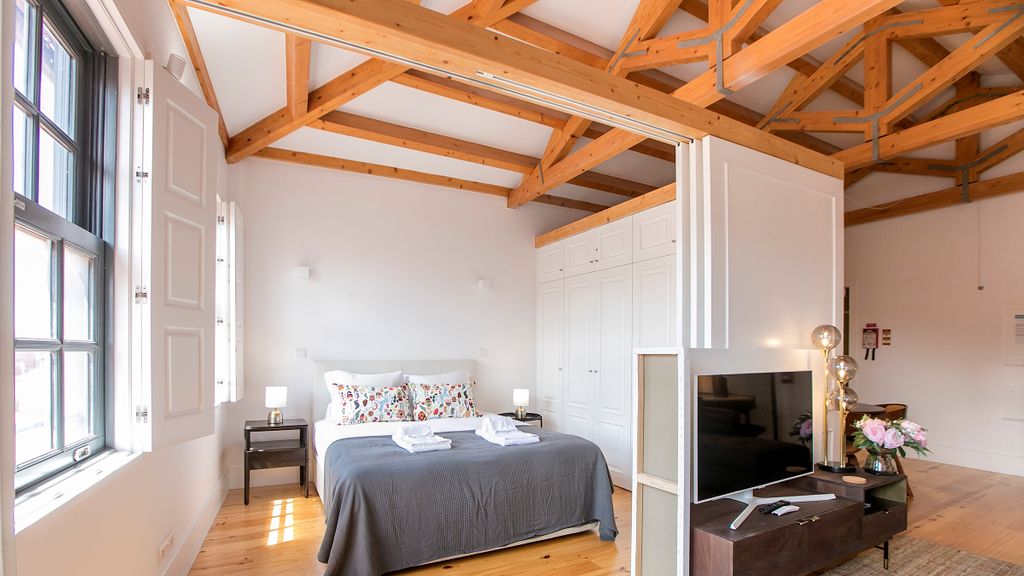 Newly Renovated Central Loft w/ AC by LovelyStay