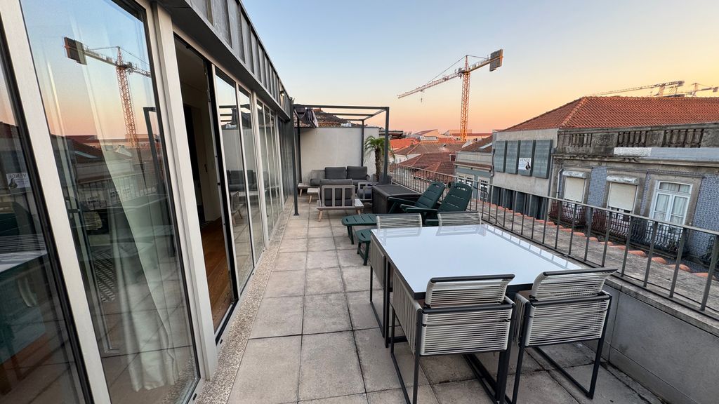 Luminous Premium Loft w/AC & Terrace by LovelyStay