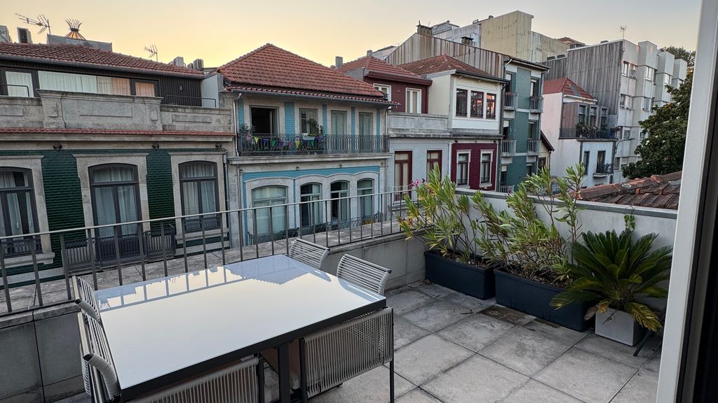 Luminous Premium Loft w/AC & Terrace by LovelyStay