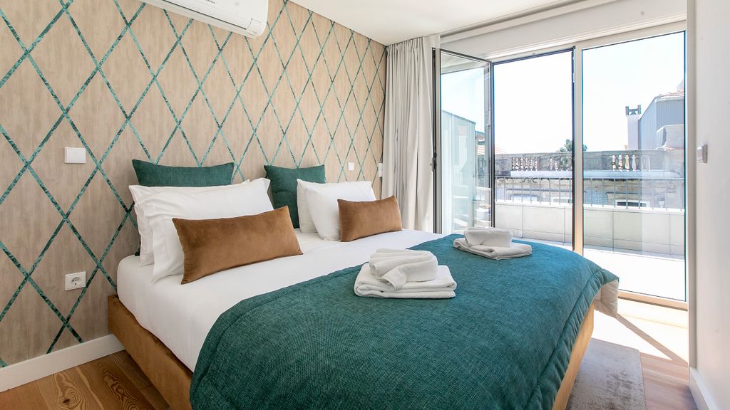 Luminous Premium Loft w/AC & Terrace by LovelyStay