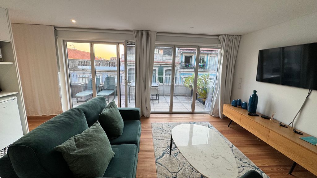 Luminous Premium Loft w/AC & Terrace by LovelyStay