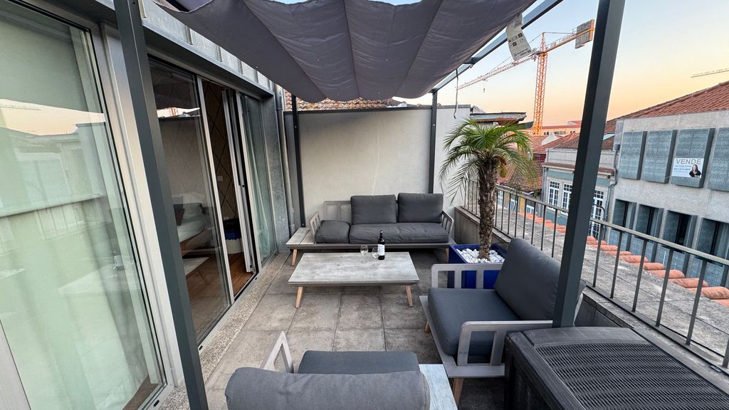 Luminous Premium Loft w/AC & Terrace by LovelyStay